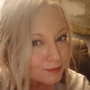 Meet your Posher, Stacy